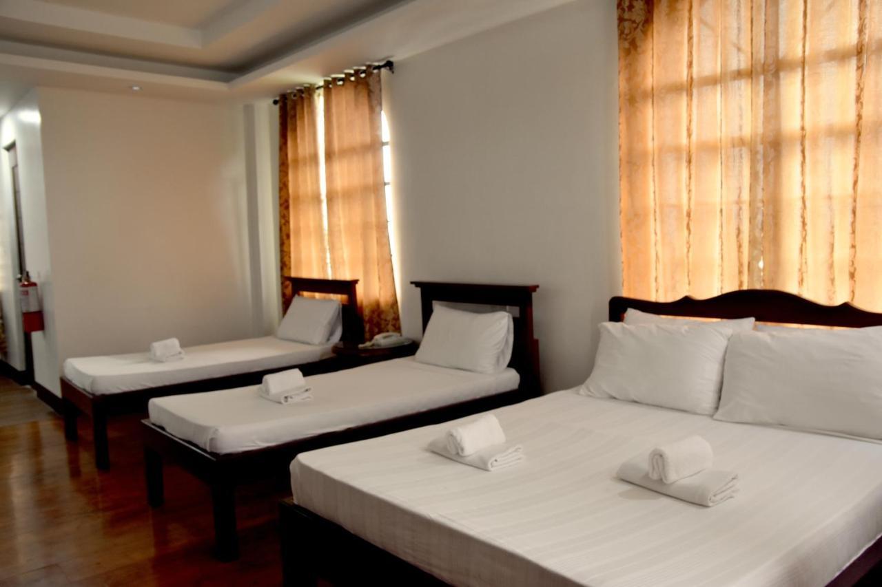 Isla De Oro Hotel Mamburao Extérieur photo
