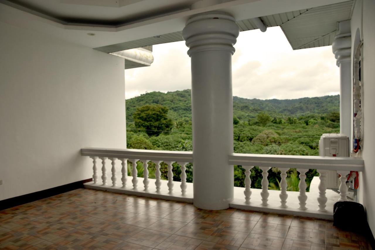 Isla De Oro Hotel Mamburao Extérieur photo
