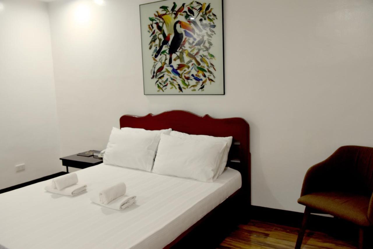 Isla De Oro Hotel Mamburao Extérieur photo