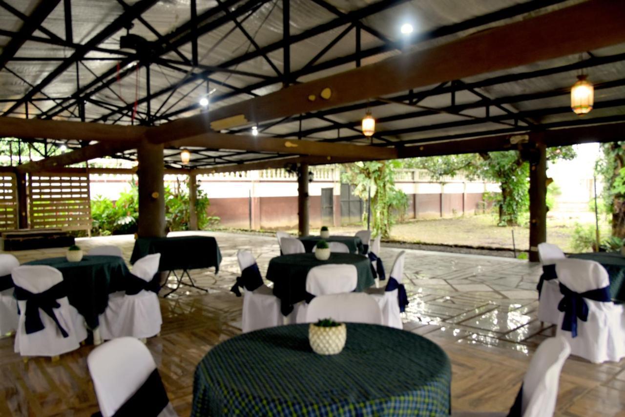 Isla De Oro Hotel Mamburao Extérieur photo