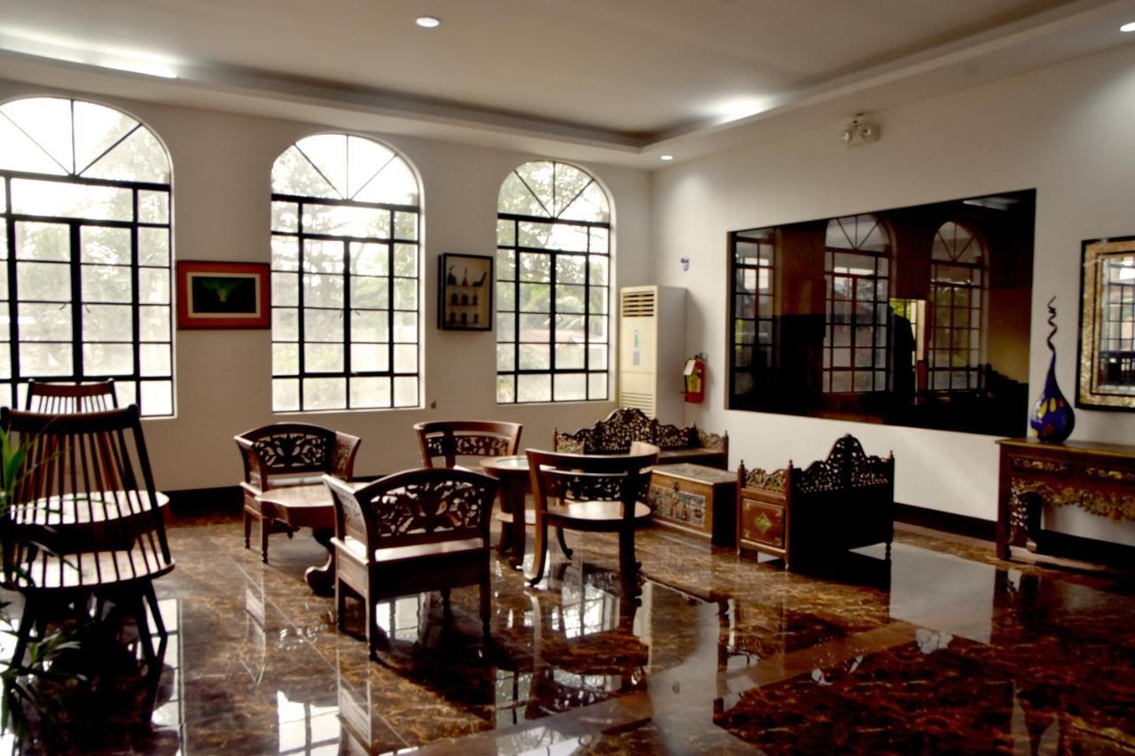 Isla De Oro Hotel Mamburao Extérieur photo