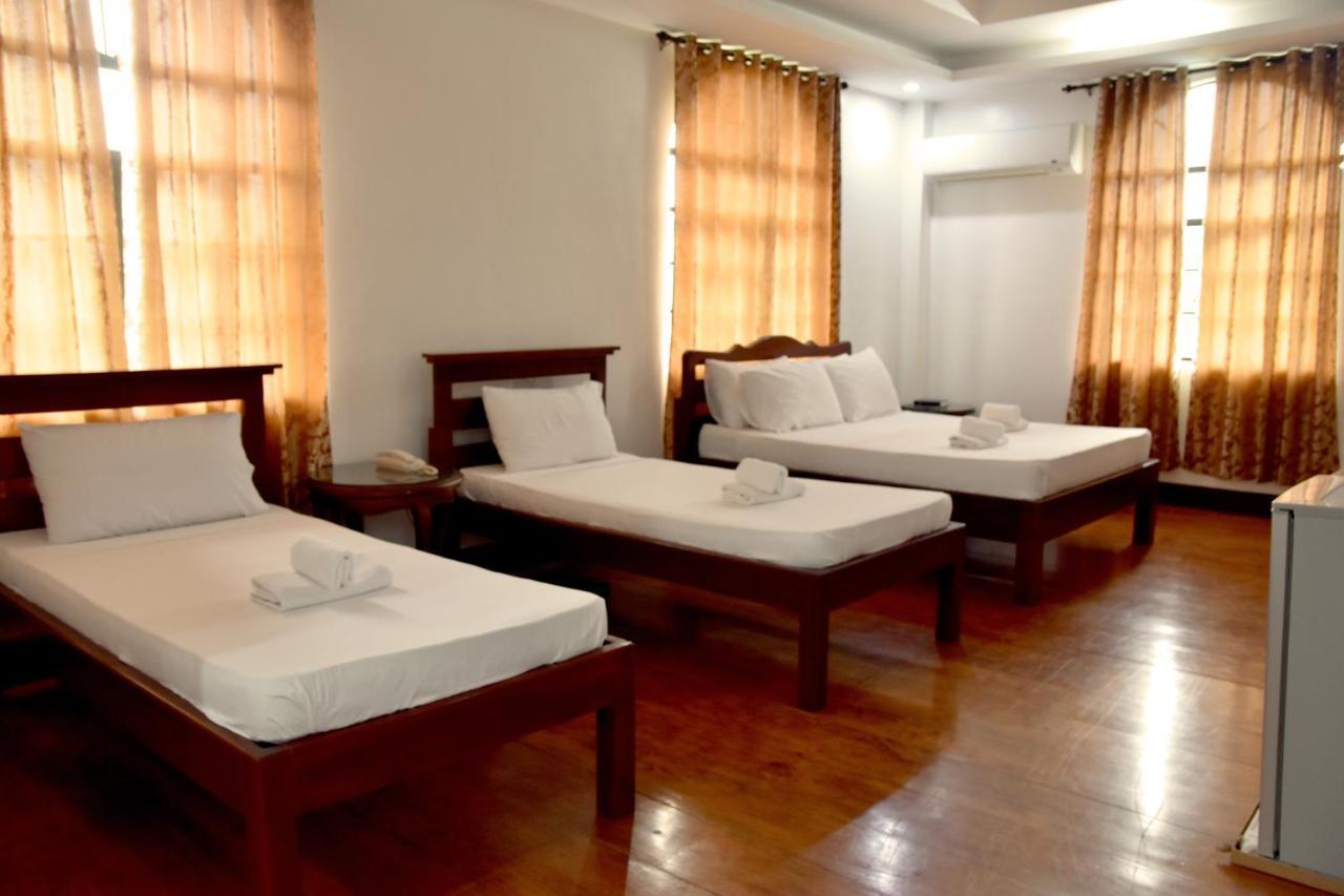 Isla De Oro Hotel Mamburao Extérieur photo