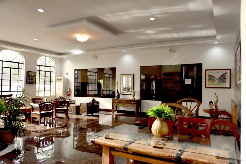 Isla De Oro Hotel Mamburao Extérieur photo