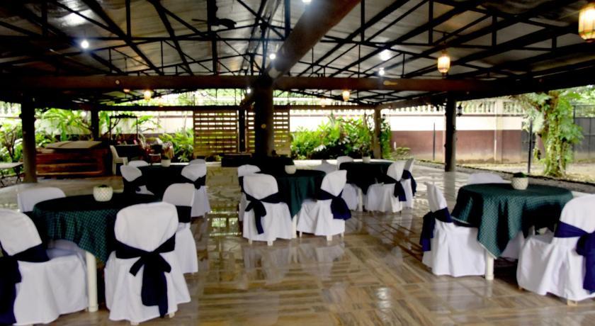 Isla De Oro Hotel Mamburao Extérieur photo